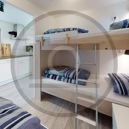 Πλωτό κατάλυμα Amazing Ship In